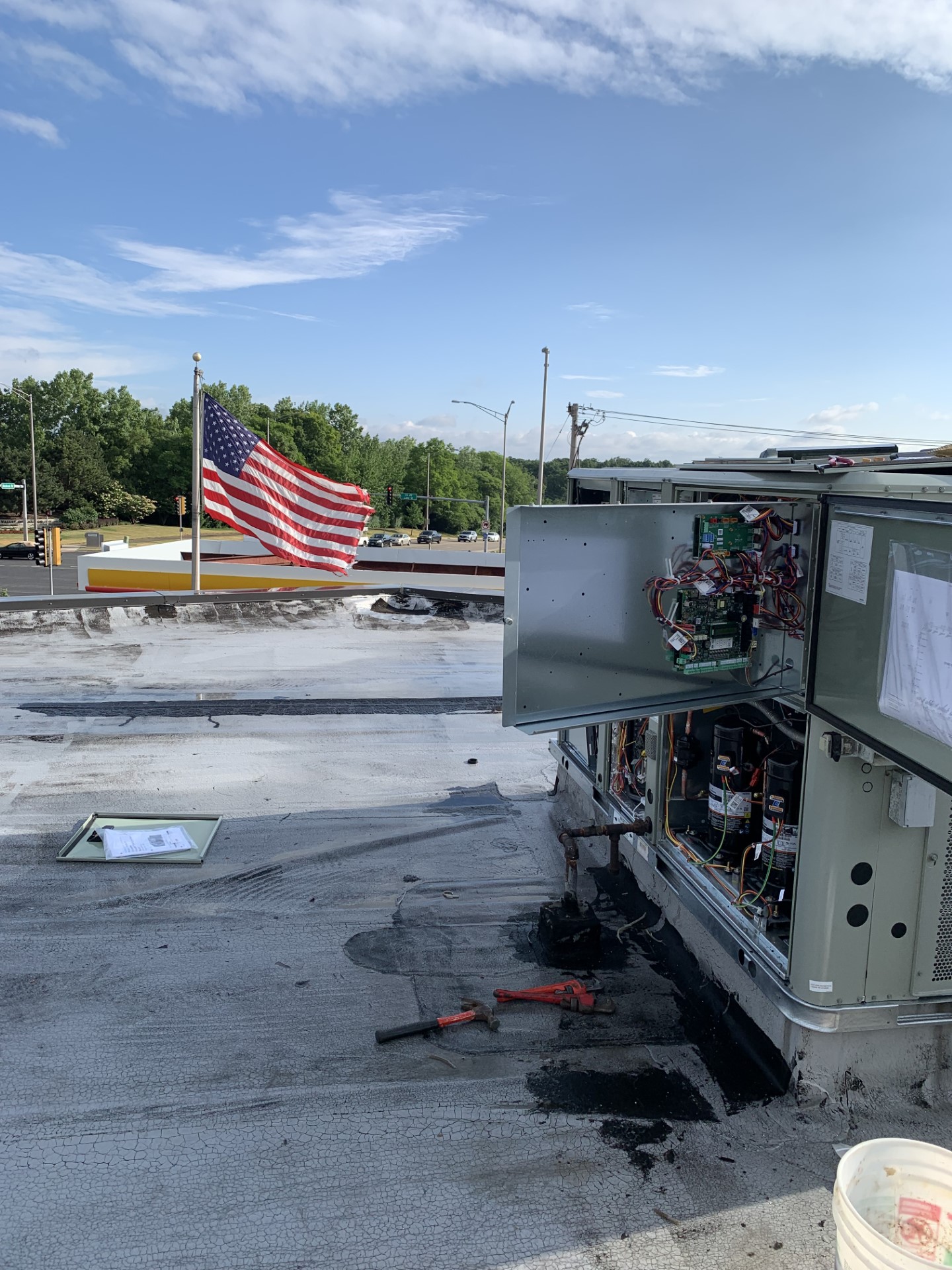 new roof top unit for Bloomingdale, Illinois business